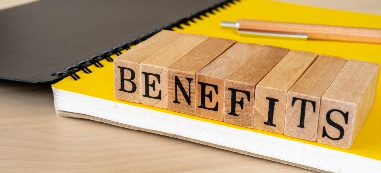 銀行で広がるキャリアの可能性と初任給ランキングにみる現代金融業界の魅力 銀行で広がるキャリアの可能性と初任給ランキングにみる現代金融業界の魅力